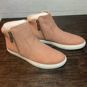 Kenneth Cole Kiera perf booties. Size 10. New